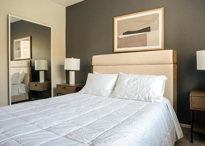 Apartment Landing Modern With Amazing Amenities