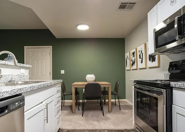 Landing Modern With Amazing Amenities Apartment