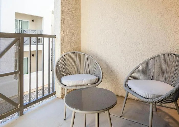 Landing Modern With Amazing Amenities